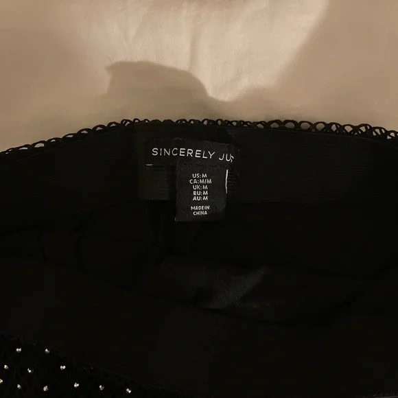 Elegant Black Mesh Skirt - Picture 2 of 3